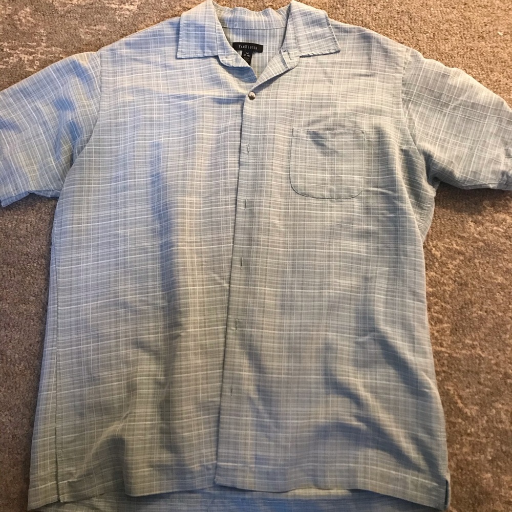 2 Van Heusen shirts